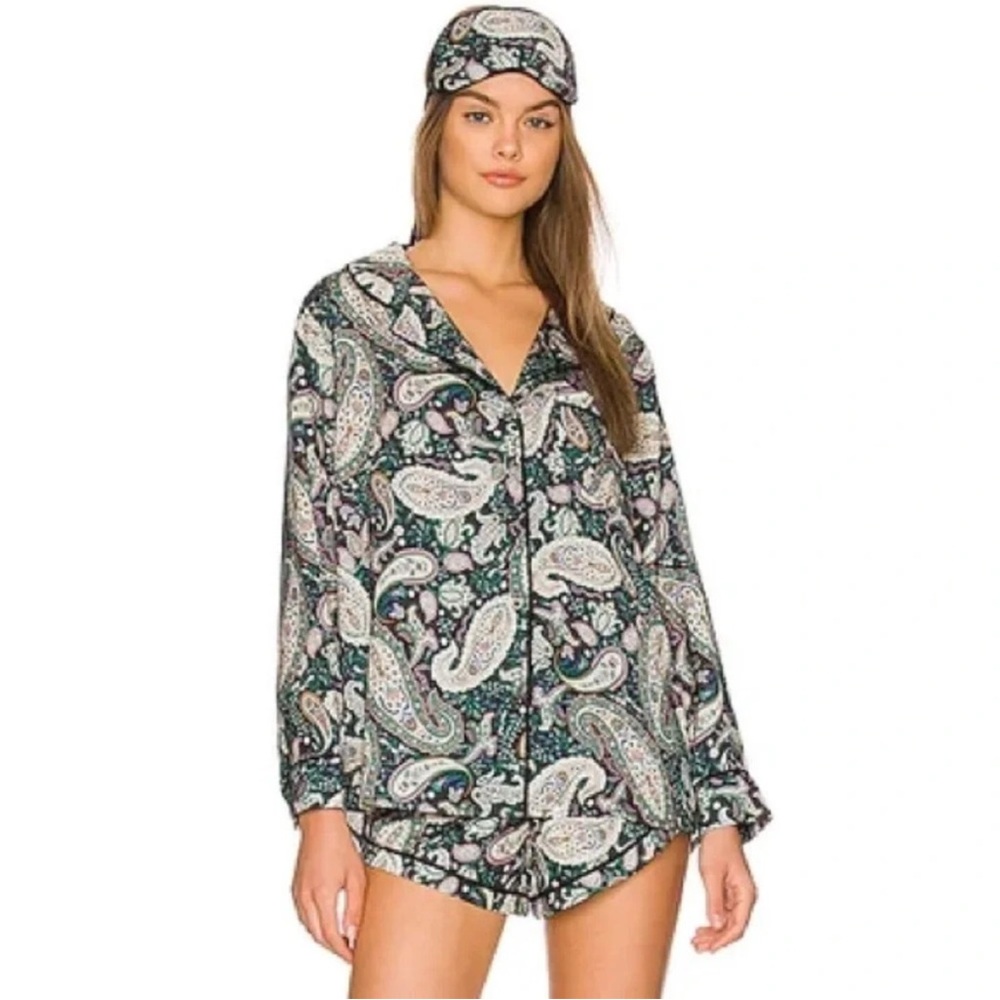 NWOT Plush Paisley Pajama Set with Eye Mask in Multi-Green